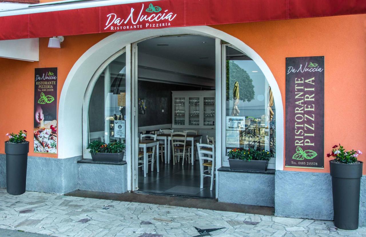 Hotel San Pietro Кьявари Экстерьер фото